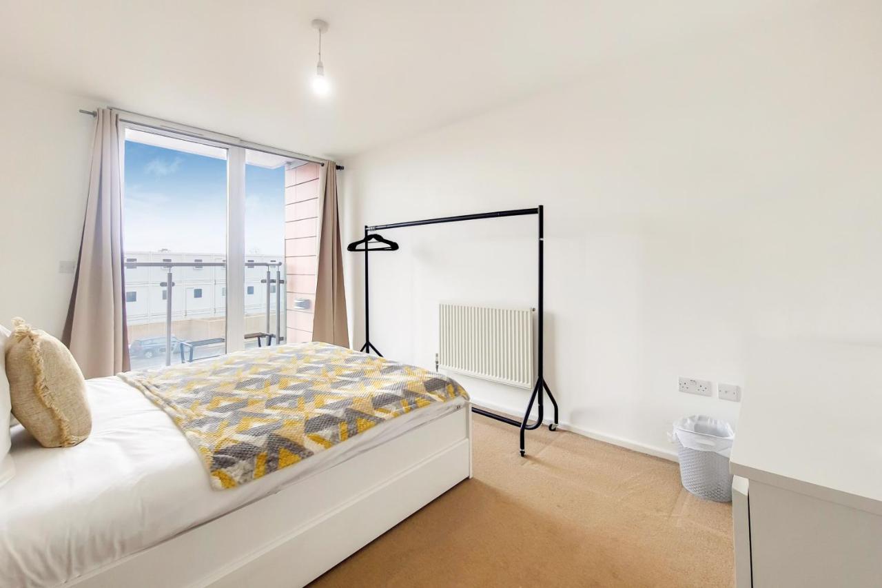Free Parking - Two Bed Apartment By London Docklands Ngoại thất bức ảnh
