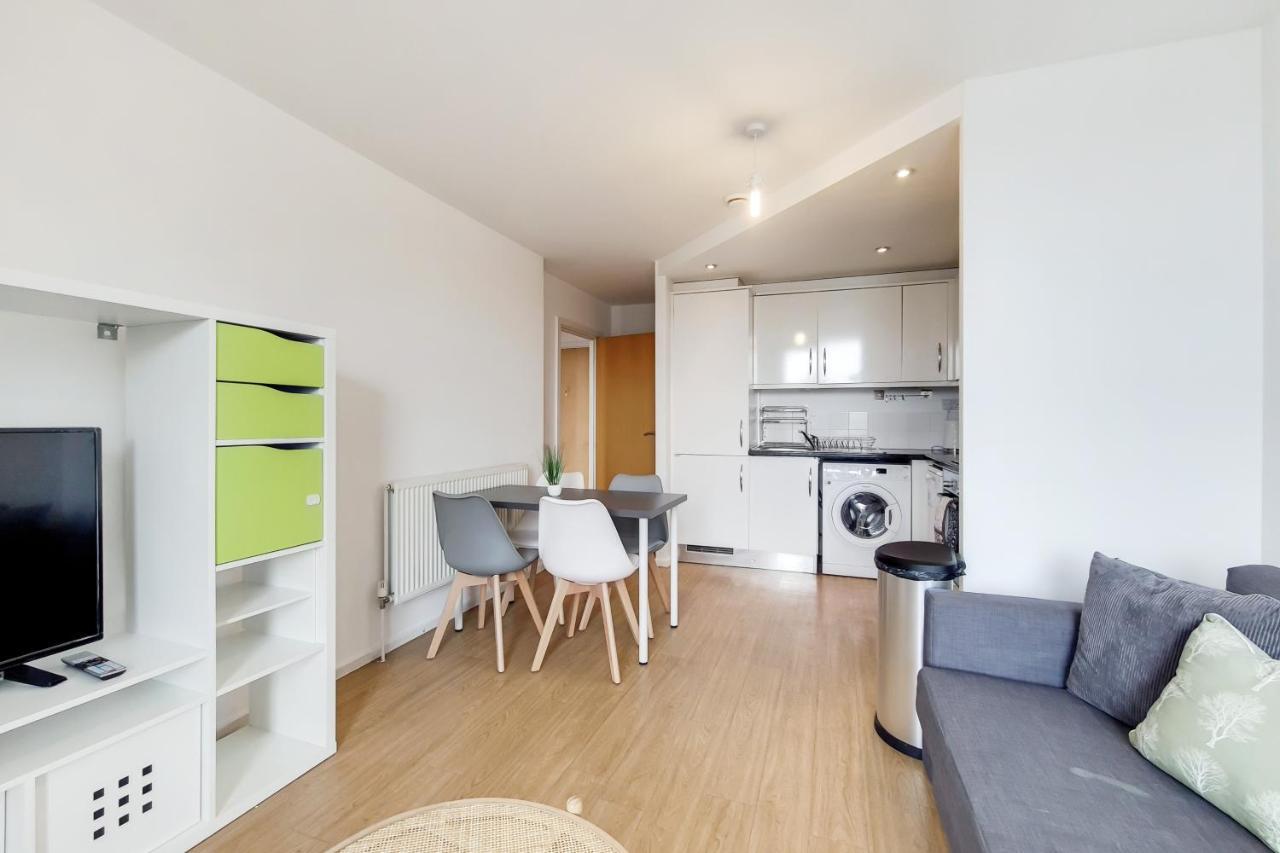 Free Parking - Two Bed Apartment By London Docklands Ngoại thất bức ảnh