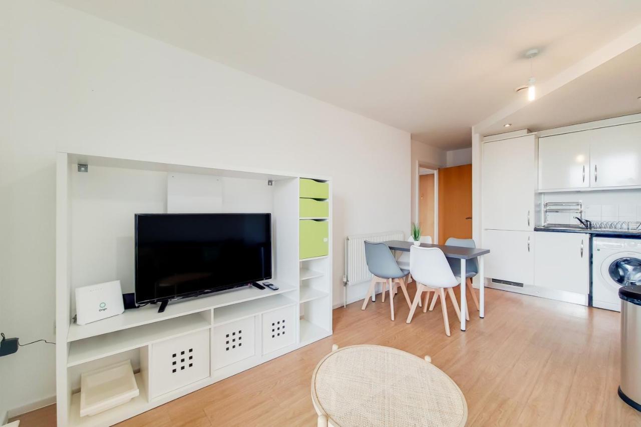 Free Parking - Two Bed Apartment By London Docklands Ngoại thất bức ảnh
